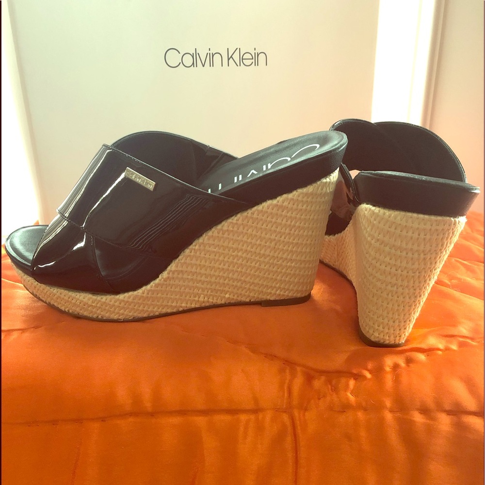 🌺BRAND NEW🌺 Blk PatentLeather CalvinKlein Sandal